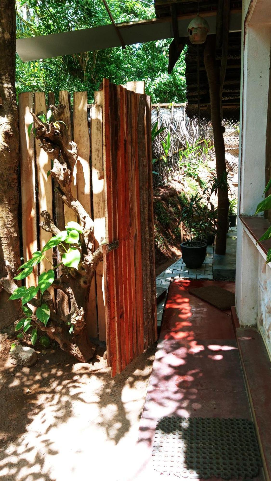 Venora Hiriketiya Bed & Breakfast Dickwella Exterior photo